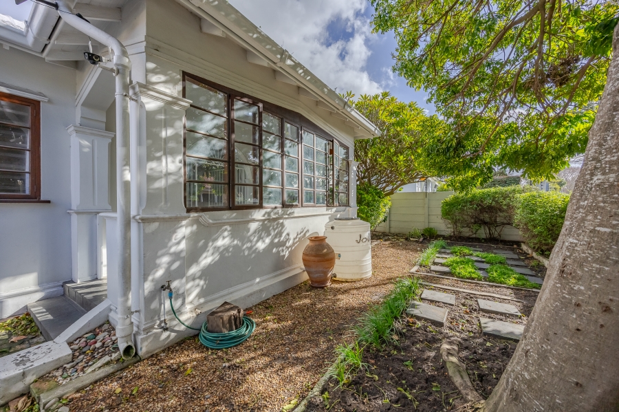 4 Bedroom Property for Sale in Wynberg Upper Western Cape